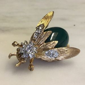 Bumble bee brooch